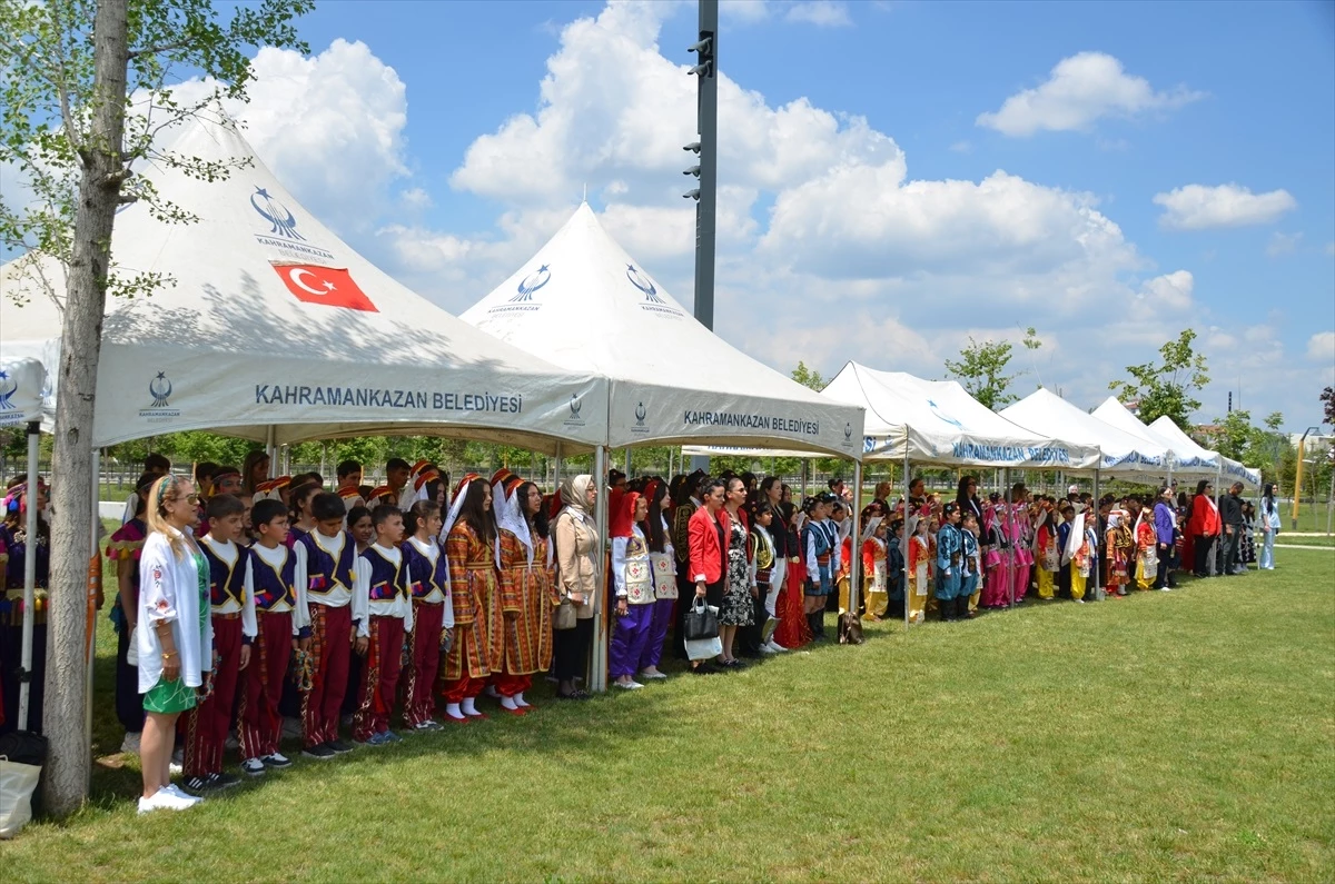 Ankara’nın Kahramankazan ilçesinde Halk Oyunları Şöleni düzenlendi