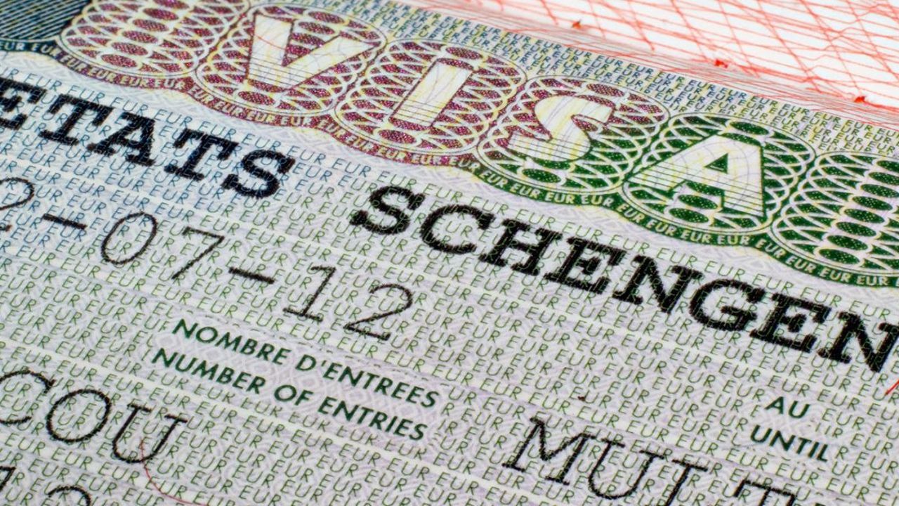 Avrupa Birliği Komisyonu duyurdu: Schengen vizesine zam