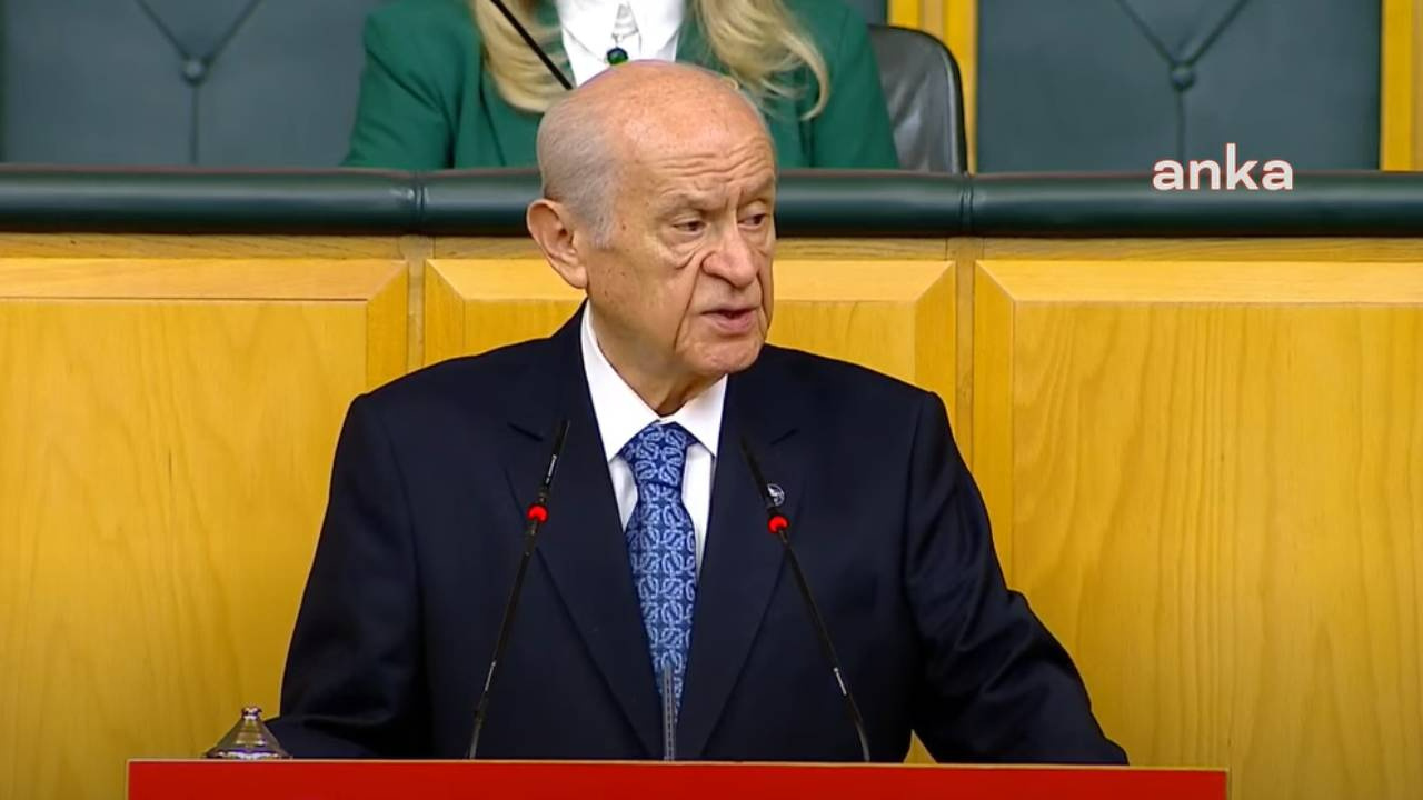 Bahçeli: Birkaç emniyet müdürünün açığa alınmasıyla geçiştirilemeyecek bir komplo devrededir