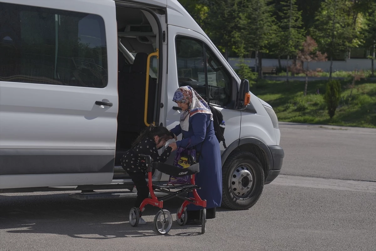 Serebral Palsili Öğrencilerin Anneleri, Çocuklarının Eğitimleri İçin Mesleklerinden Vazgeçiyor