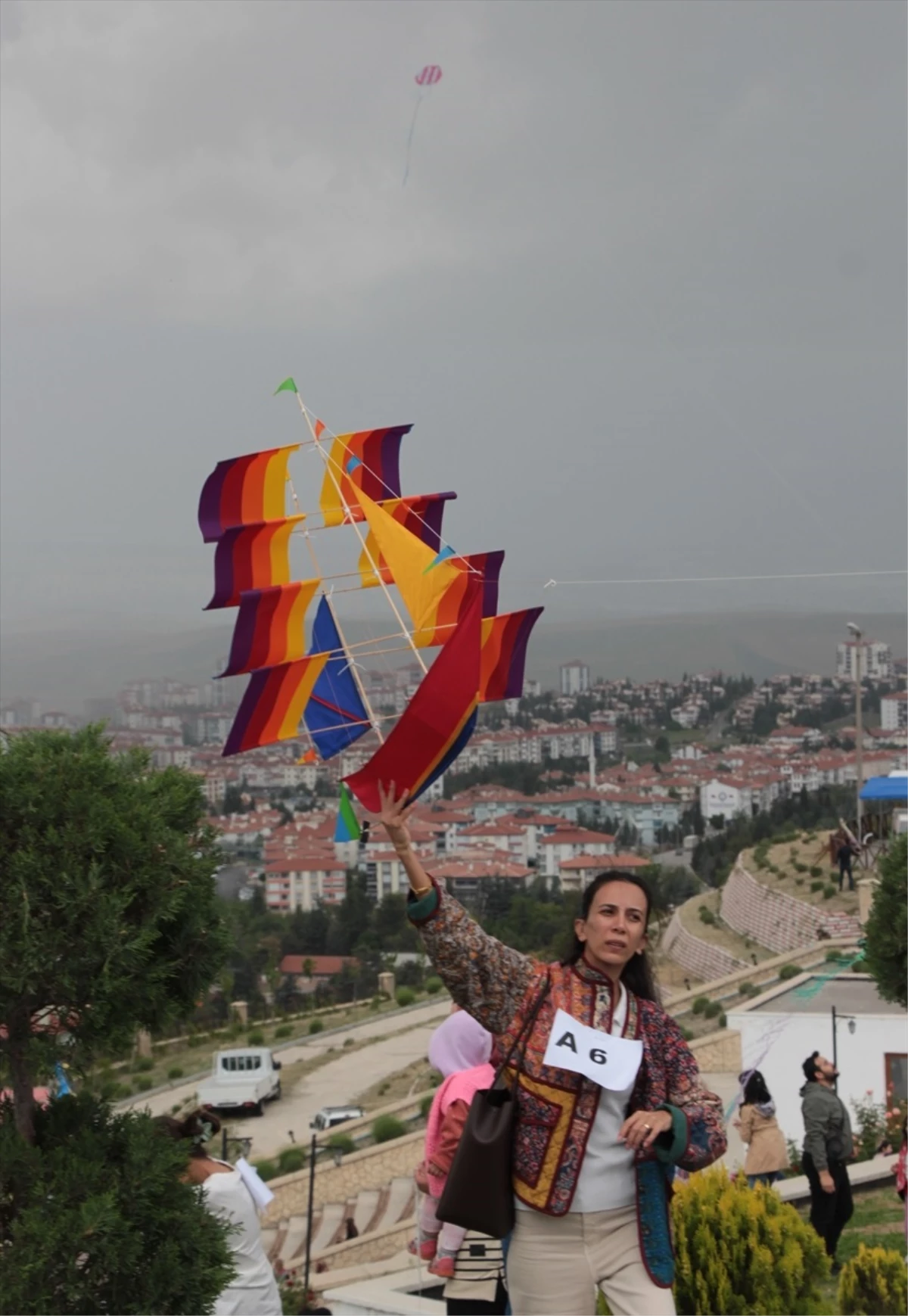 Beypazarı’nda Hıdırlık Tepesi Millet Bahçesi’nde Uçurtma Şenliği Düzenlendi