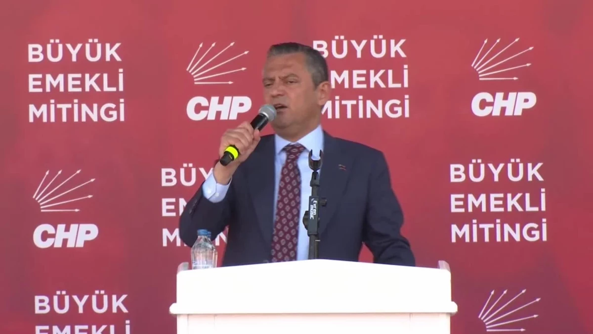 CHP Genel Başkanı Özgür Özel, Emeklilere Seslendi: ‘Hakkınızı Söke Söke Alacağım’