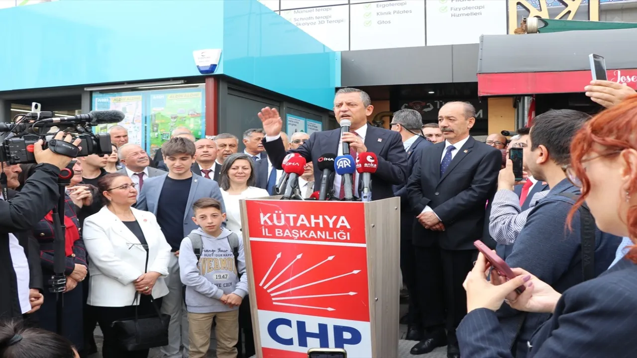 CHP lideri Özel Kütahya’da konuştu: “Suçlu aramıyoruz, hepimiz sorumluyuz”