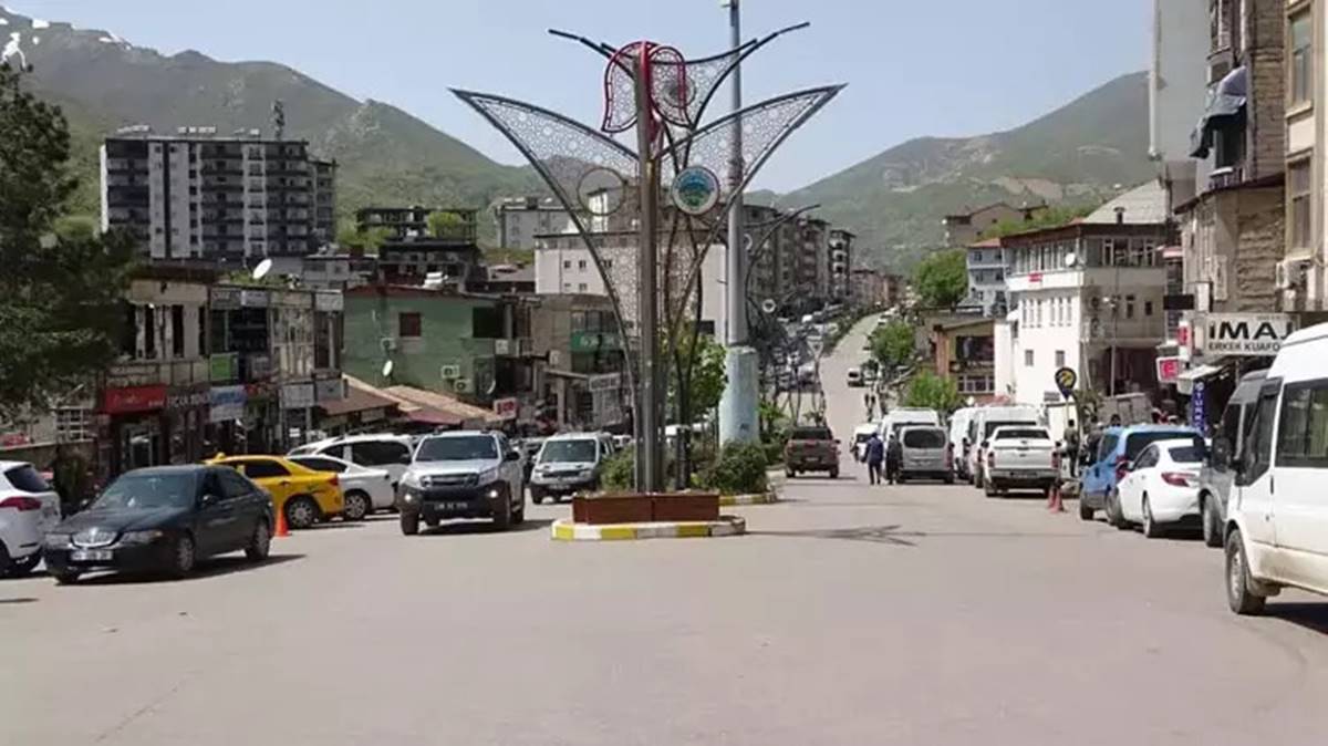 hakkariye-neden-cadir-konteyner-kent-kuruluyor-hakkari-depremi-ne-zaman-5.jpg