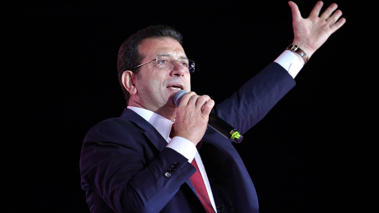 İmamoğlu: Gençleri kendi zihinlerindeki dar kalıplara sığdırmaya çalıştılar, ama başaramazlar!