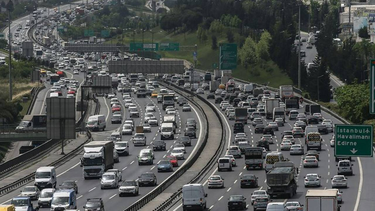 İstanbul’da trafik durma noktasına geldi! Yoğunluk yüzde 65’e kadar çıktı