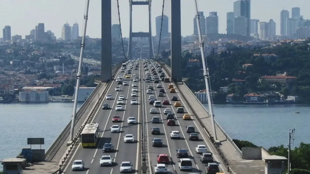 Otoyol ve köprü geçiş ücretleri yeniden düzenlendi! İşte yeni tarifeler