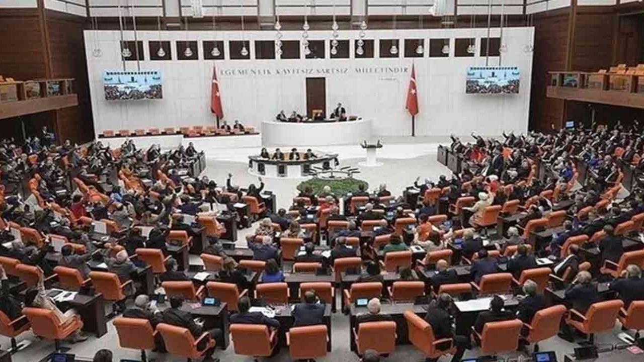 TBMM’de tartışma: Deniz Gezmiş ve arkadaşlarının idamı konusunda CHP ve AK Parti karşı karşıya geldi