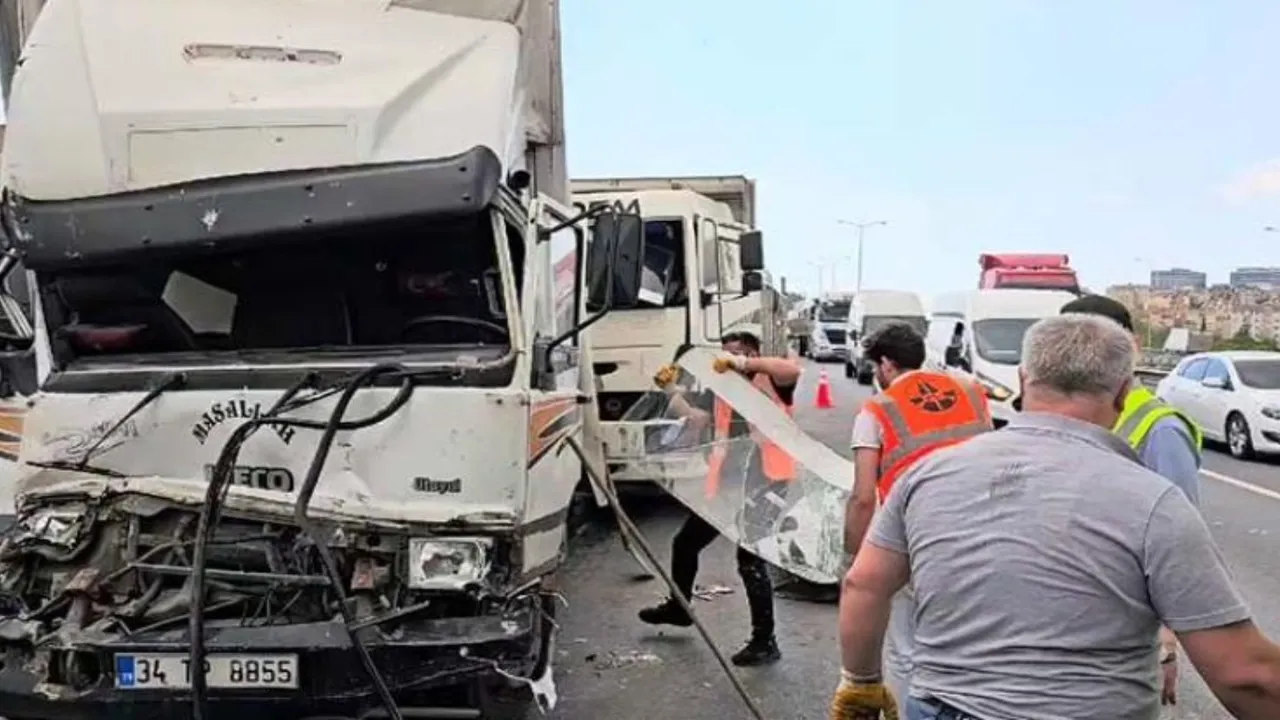 TEM Otoyolu’nda zincirleme kaza: 10 araç birden kazaya karıştı