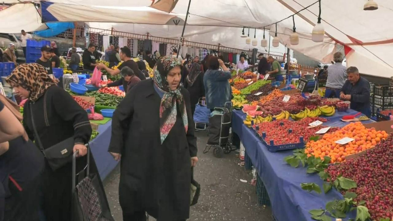 Vatandaşlar yüksek enflasyona isyan etti: Devlet duysun, insanlar çöpten sebze topluyor artık!