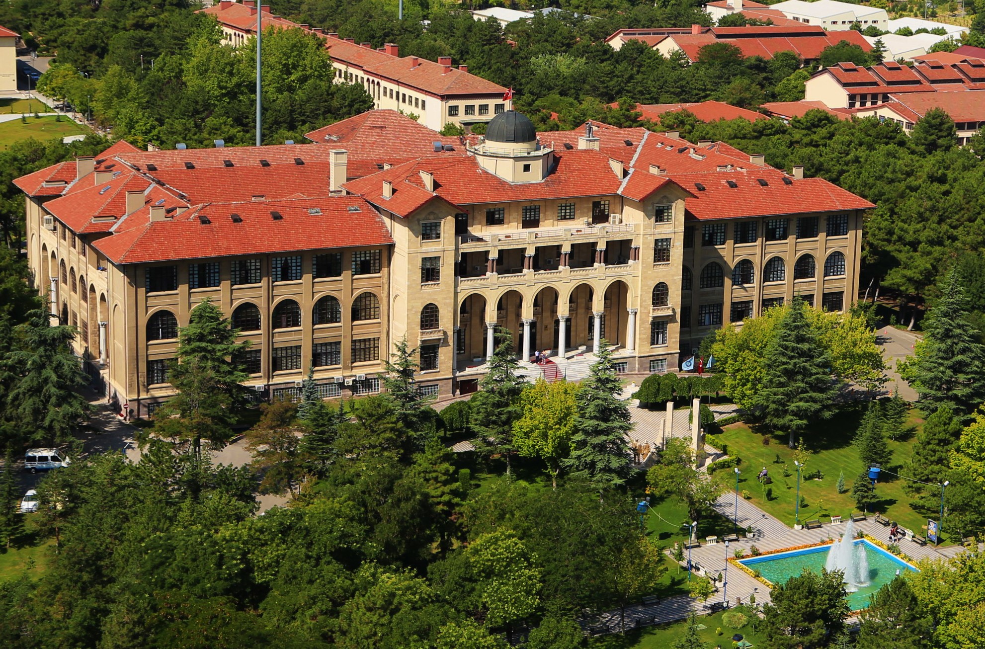 Alan Bazlı Dünya Üniversite Sıralamalarında Üniversitemizin Türkiye'Deki Büyük Başarısı | Gazi Üniversitesi