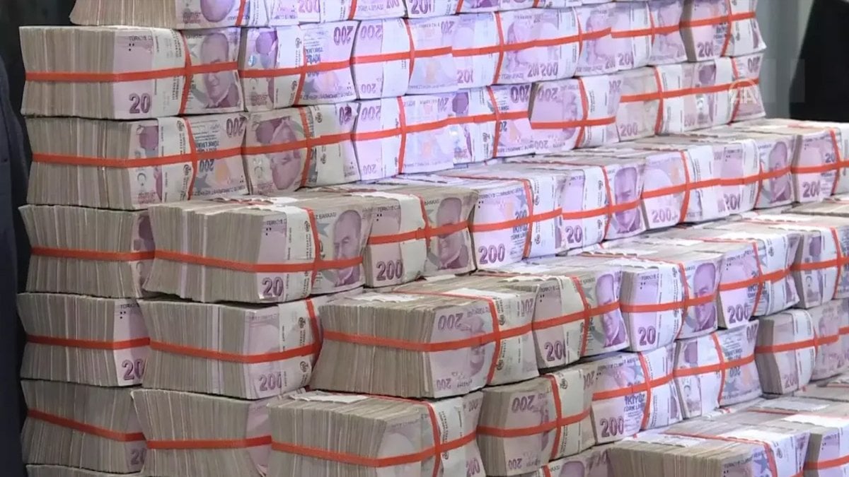 Hazine yaklaşık 56,7 milyar lira borçlandı