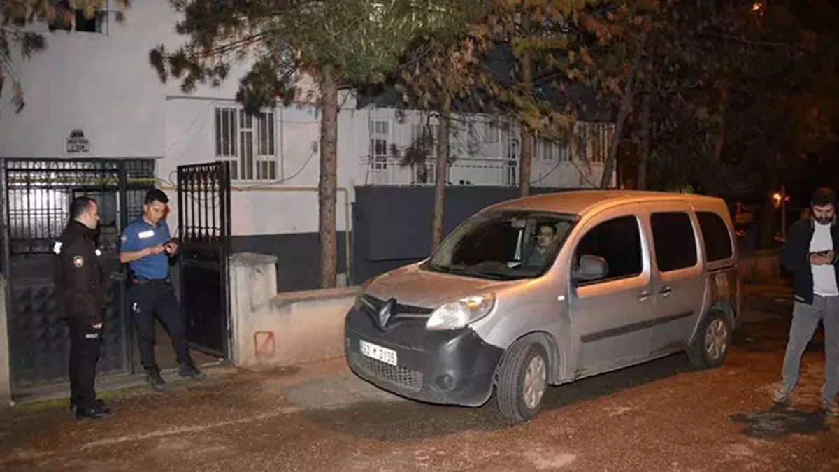 Sokaktan geçenler o sesi duyunca eli ayağı birbirine dolandı! Bölgeye intikal eden polis, soruşturma başlattı