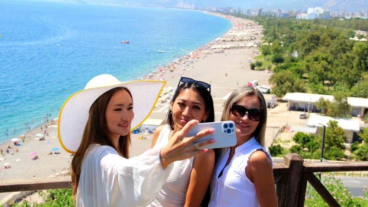 Antalya’ya turist yağdıran ünlü şirket iflas etti! Turizm sektörüne kara haber: Binlerce turist geri dönecek