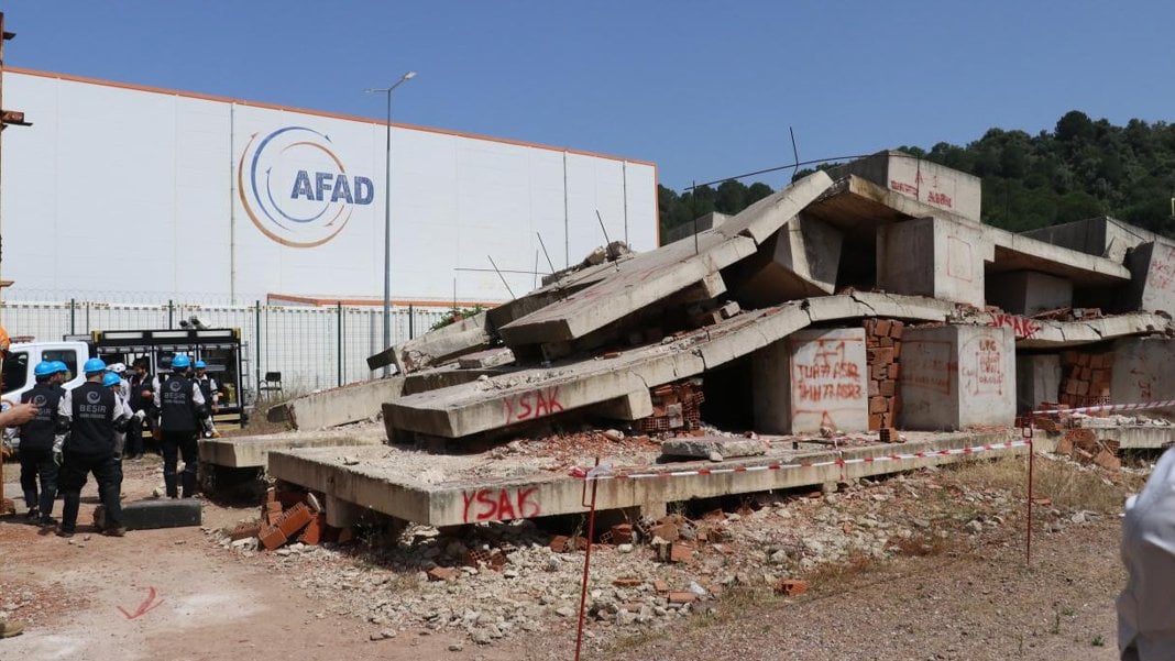 6,7 büyüklüğünde deprem tatbikatı