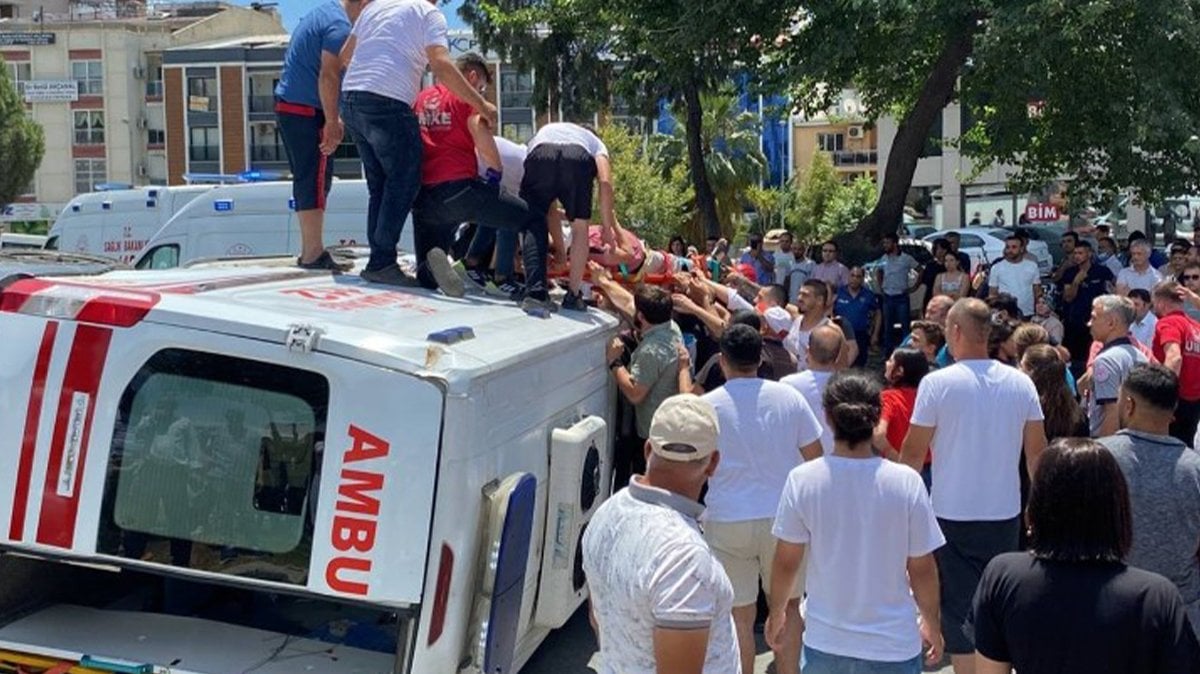 Hasta taşıyan ambulans devrildi: 1 ölü! Yaralılar var