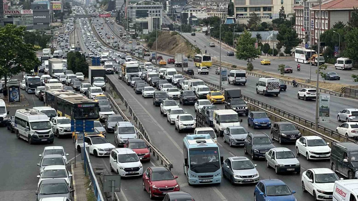 İstanbul’da bayram trafiği başladı