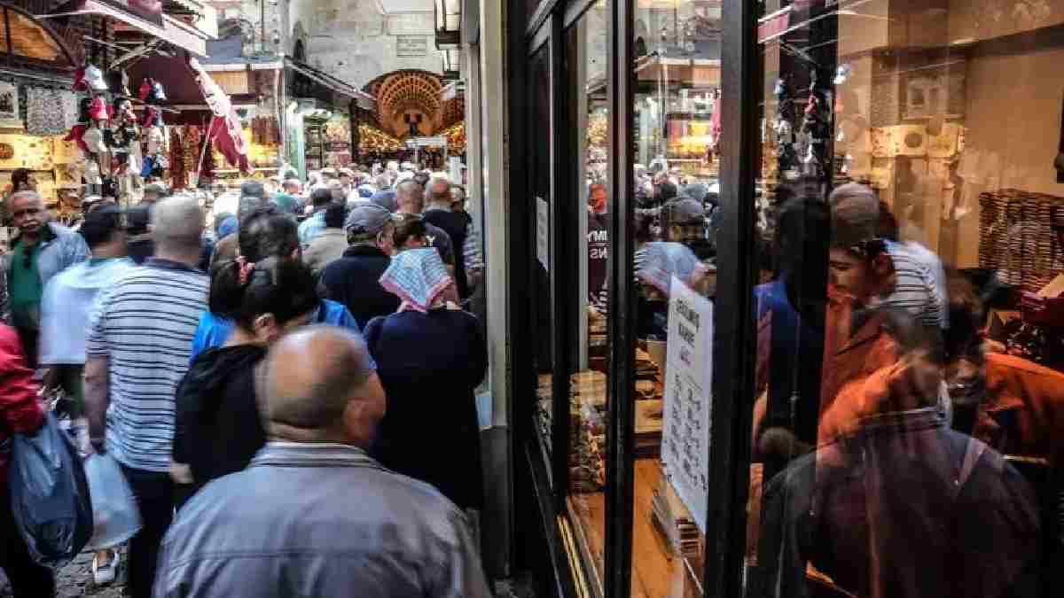 Bayramda kahve ikram etmek ‘Hayal’ olacak derken görüntüler şaşırttı! Kilosu 450 TL’yi aştı yine de kuyruk oluştu