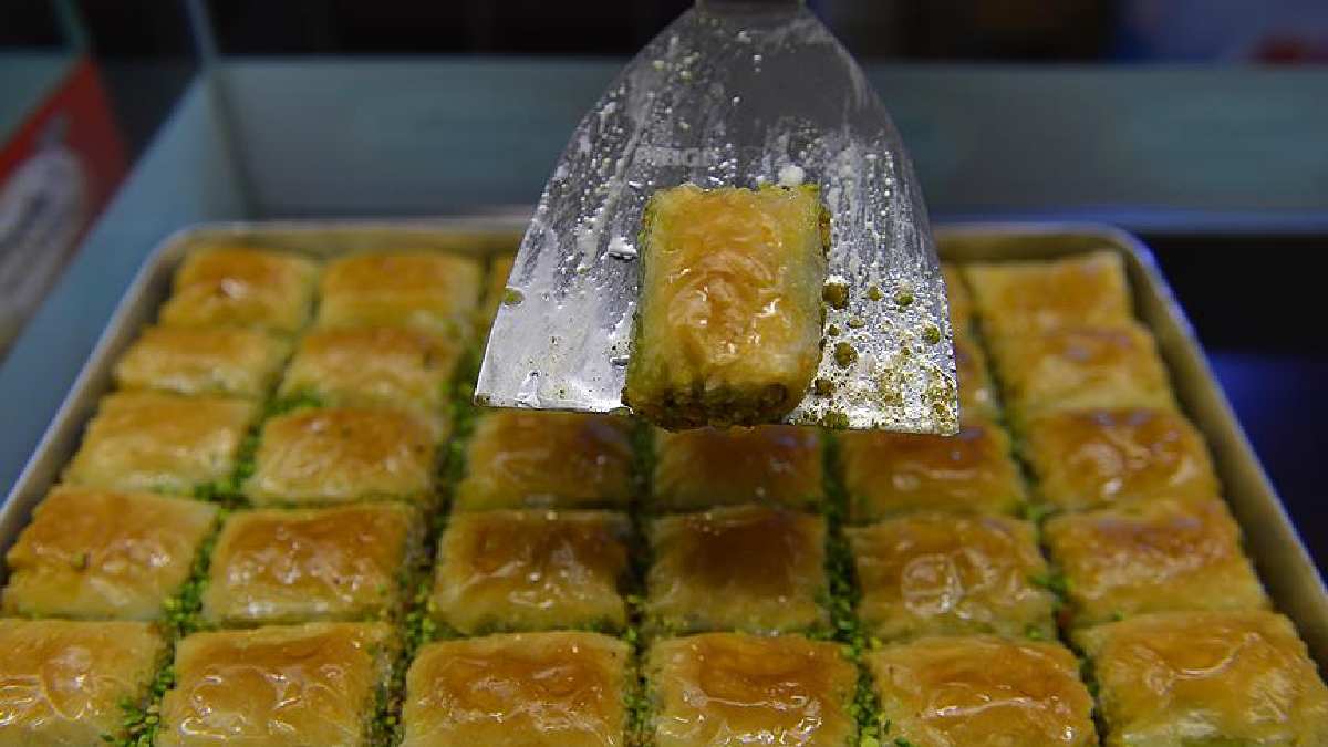 Baklavanın sahtesine kanmayın! Kalitesiz baklavalar bu şekilde anlaşılıyor!