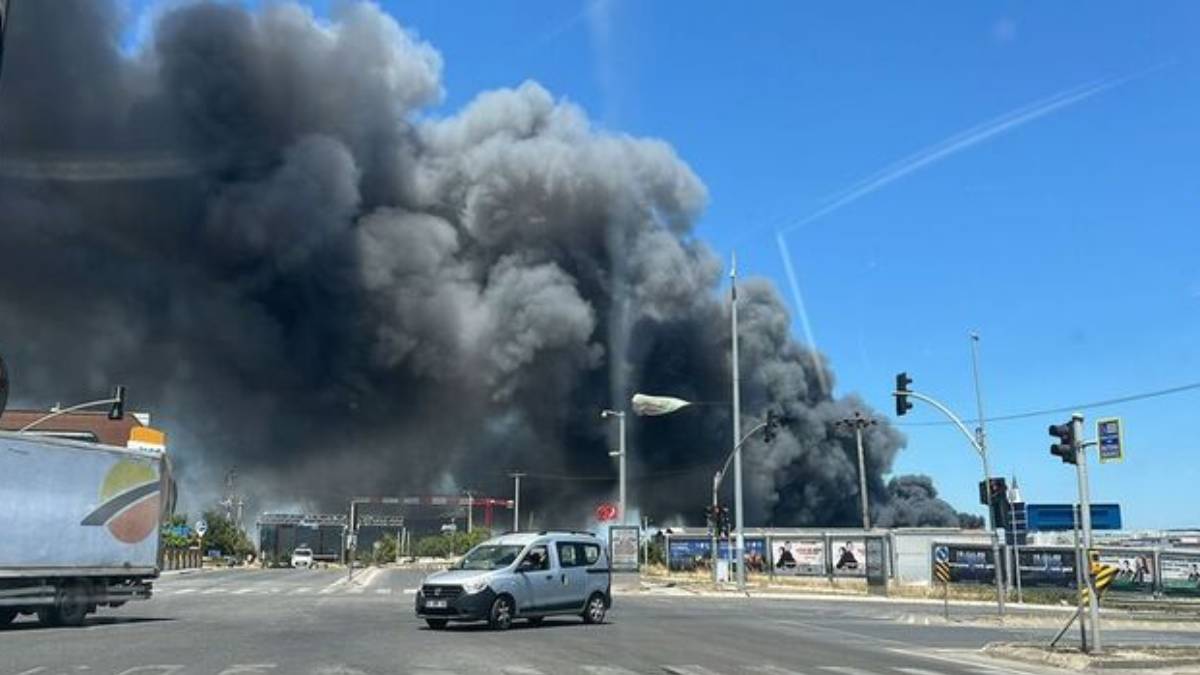 Tuzla’da fabrika yangını: Müdahale ediliyor