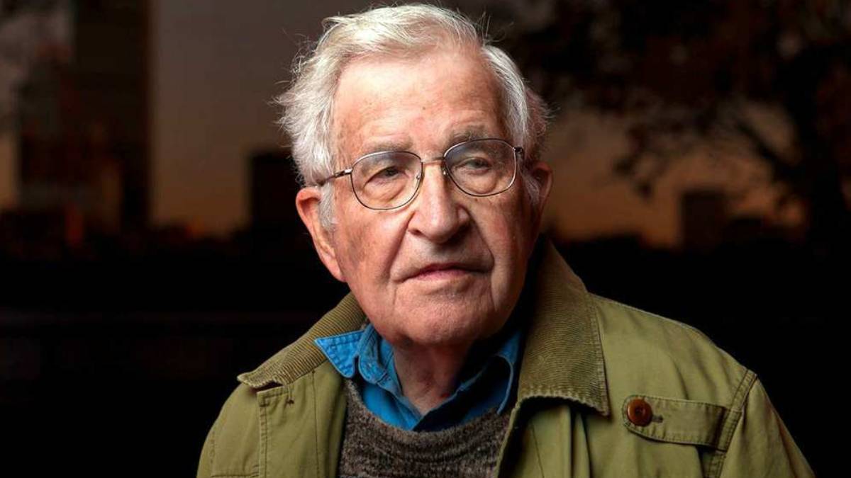 ‘Öldü’ denilmişti… Noam Chomsky hastaneden taburcu edildi