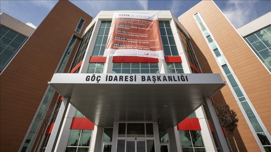 İçişleri Bakanlığı: 881 düzensiz göçmen sınır dışı edildi