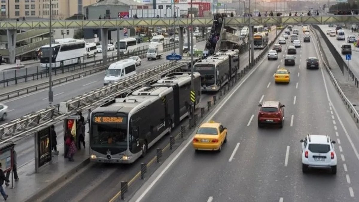 İstanbul’da yaşayanlar dikkat! 75 gün boyunca sürecek: En yoğun metrobüs durağında çalışma başlıyor