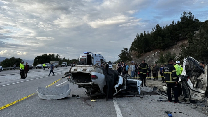 Son dakika otoyolda can pazarı kuruldu! Çok sayıda ölü var