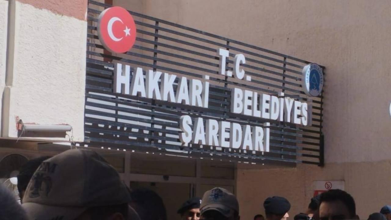 AKP’li vekilden dikkat çeken ‘kayyım’ iddiası: 30 DEM Partili Belediye Başkanı hakkında soruşturma var