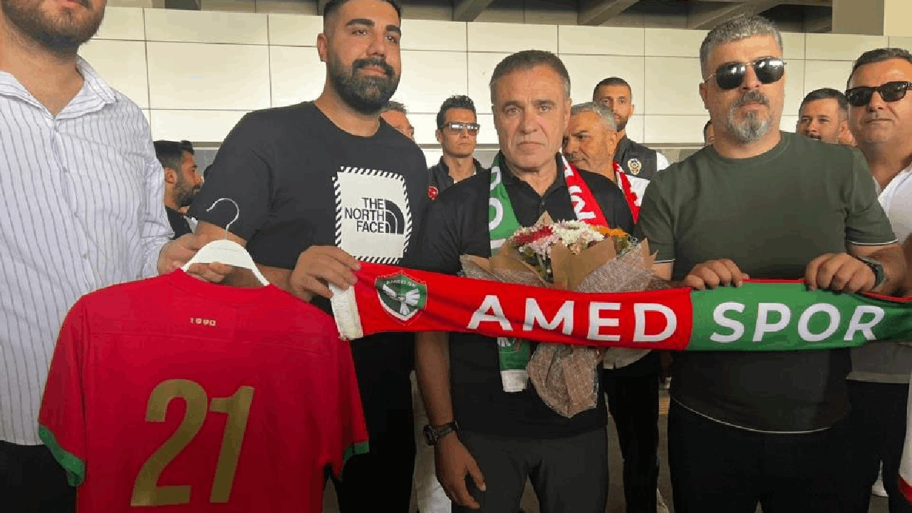 Amedspor’un teknik direktörü Ersun Yanal Diyarbakır’a geldi