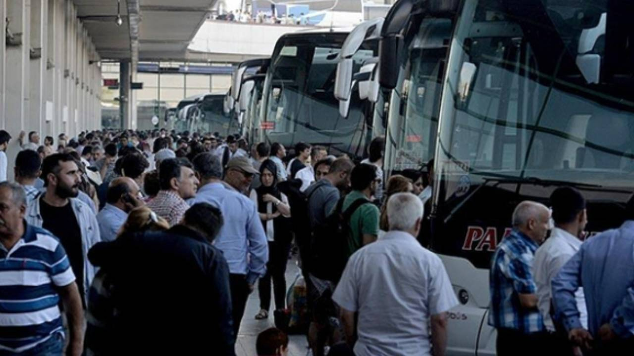 Bayram tatili bilet satışlarını artırdı: Uçak ve otobüslerde doluluk oranı rekor seviyede