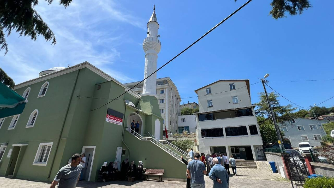 Beykoz’da ‘Süleymancılar cami lojmanına çöktü’ iddiası!