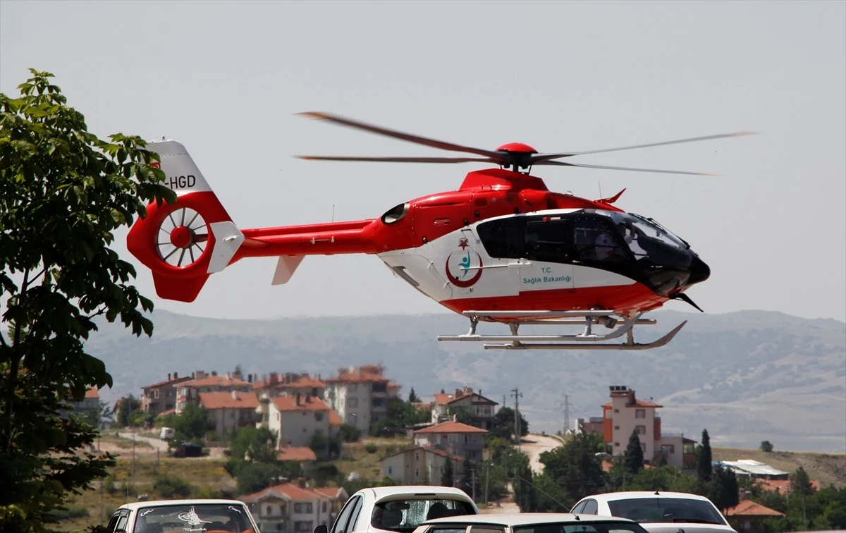 Beypazarı’nda Kalp Krizi Geçiren Kişi Ambulans Helikopterle Hastaneye Sevk Edildi