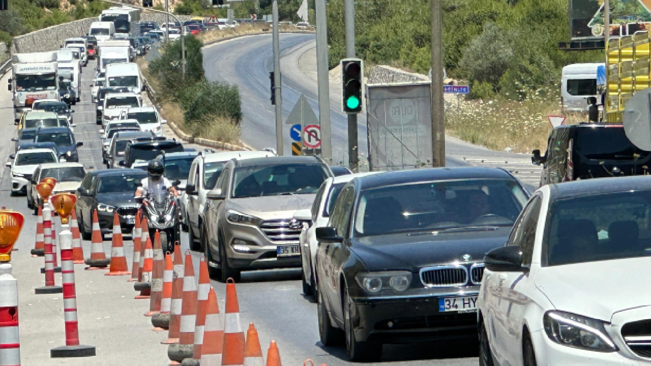 Bodrum’da kırmızı alarm verildi, kilometrelerce araç kuyruğu oluştu!