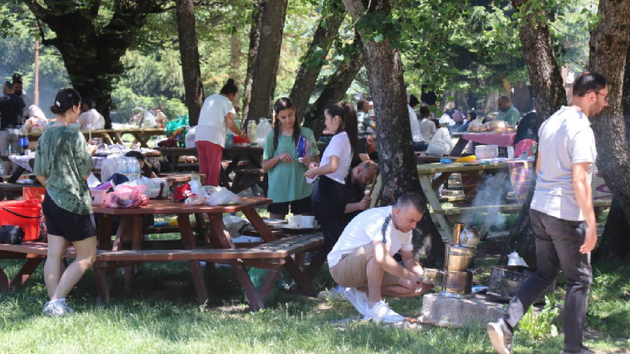 Bolu’ya akın akın geldiler, her yer doldu taştı!