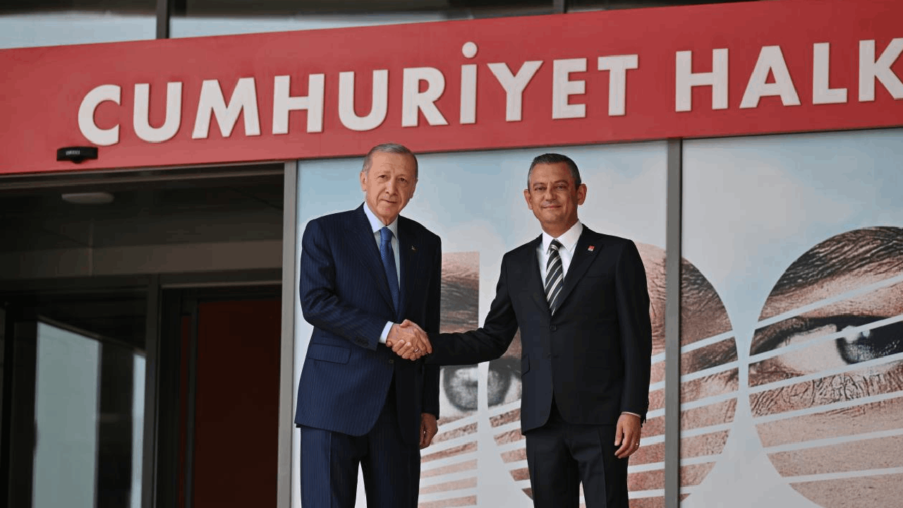 Cumhurbaşkanı Erdoğan 18 yıl sonra CHP Genel Merkezi’nde! Özel’e iadeiziyaret