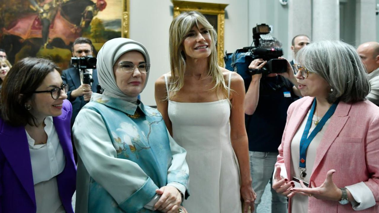 Emine Erdoğan, İspanya Başbakanı Sanchez’in eşi Maria Begona Prado Müzesi’ni gezdi