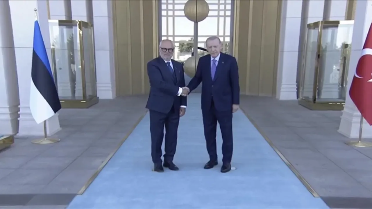 Estonya Cumhurbaşkanı Karis Türkiye ziyaretinde! Cumhurbaşkanı Erdoğan karşıladı…