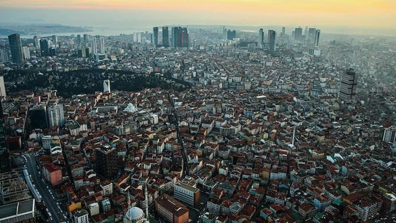 İstanbul’da binlerce vatandaş şans eseri yaşıyor: 1556 bina her an kendiliğinden çökebilir!