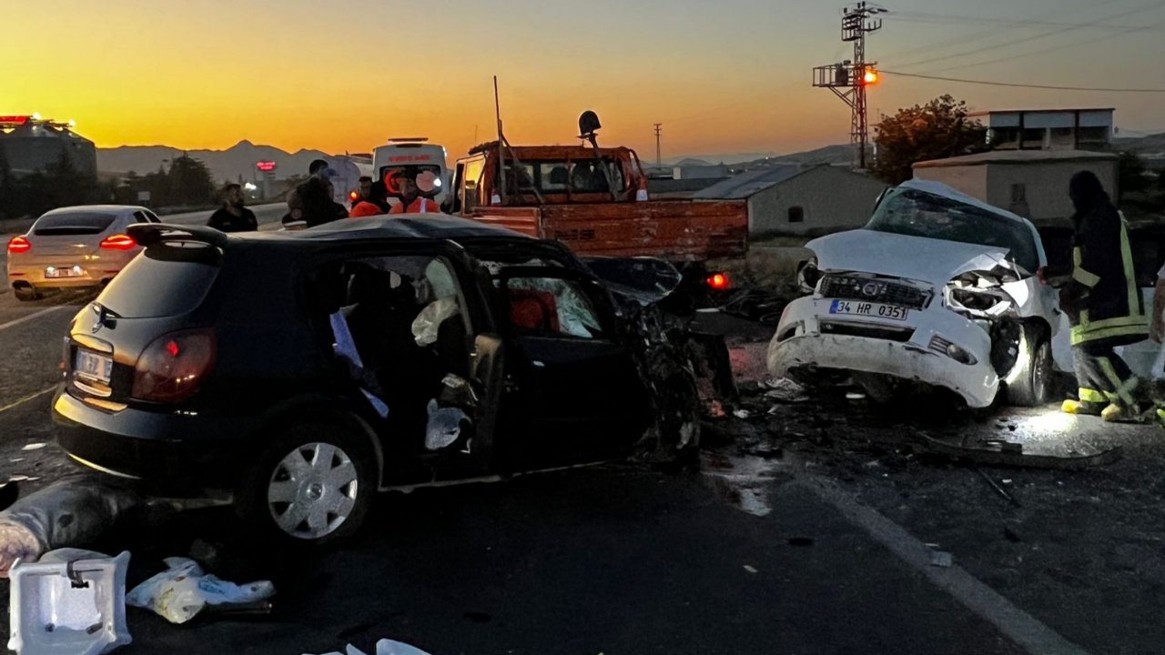 Konya’da feci kaza: Anne ve babalar öldü, 2 bebek kurtuldu