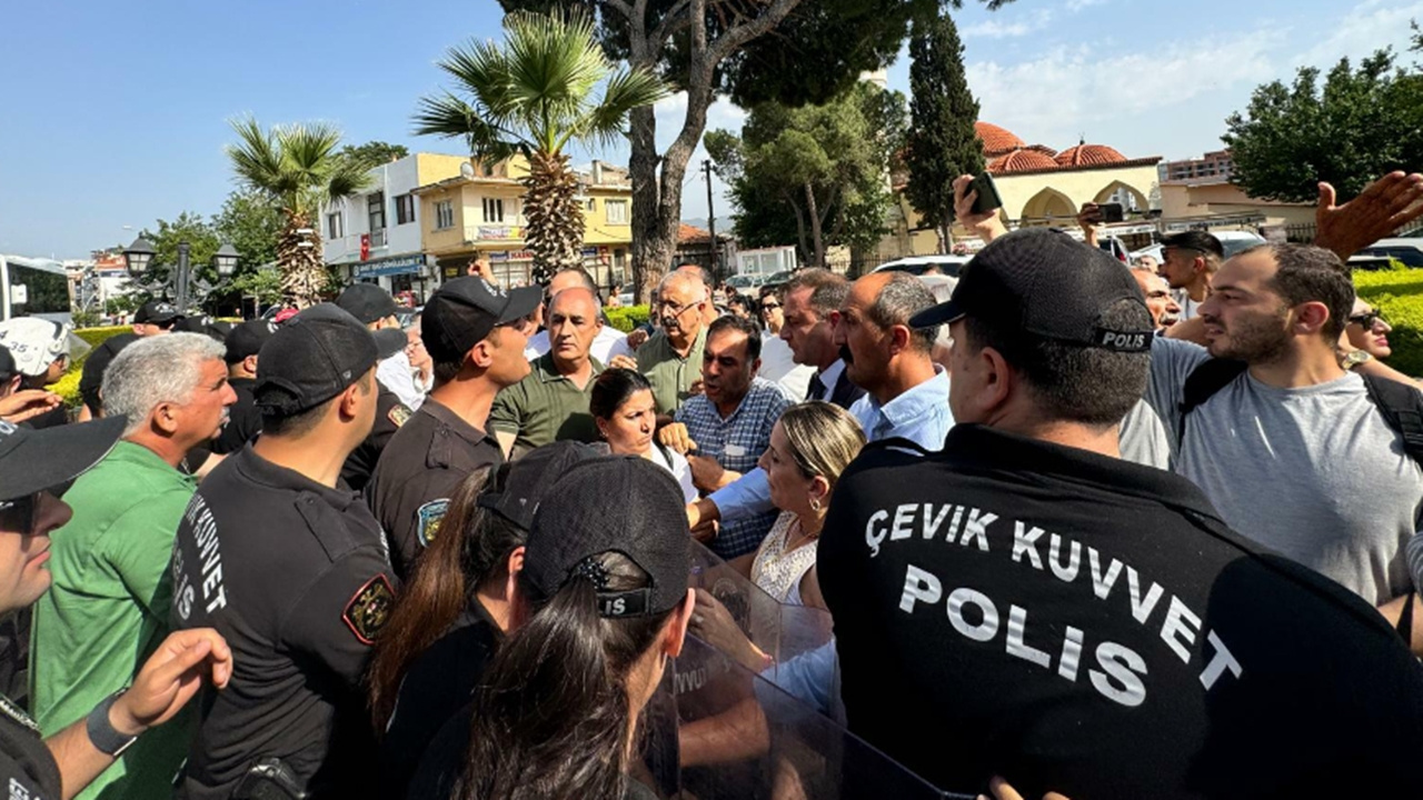 Menemen Belediyesi’nde işten çıkarılan işçilerin meclise alınmaması gerginliğe yol açtı