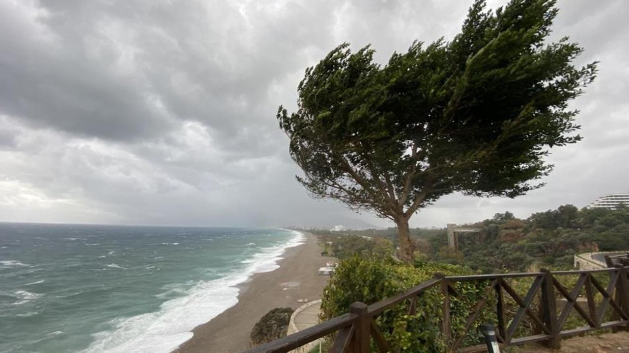 Meteoroloji’den sarı kod alarmı! 16 il için kuvvetli rüzgar ve yağış uyarısı