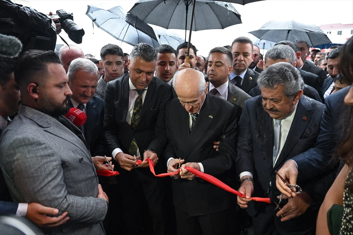 MHP Genel Başkanı Devlet Bahçeli, Alparslan Doğan’ın iş yerinin yeni binasını açtı