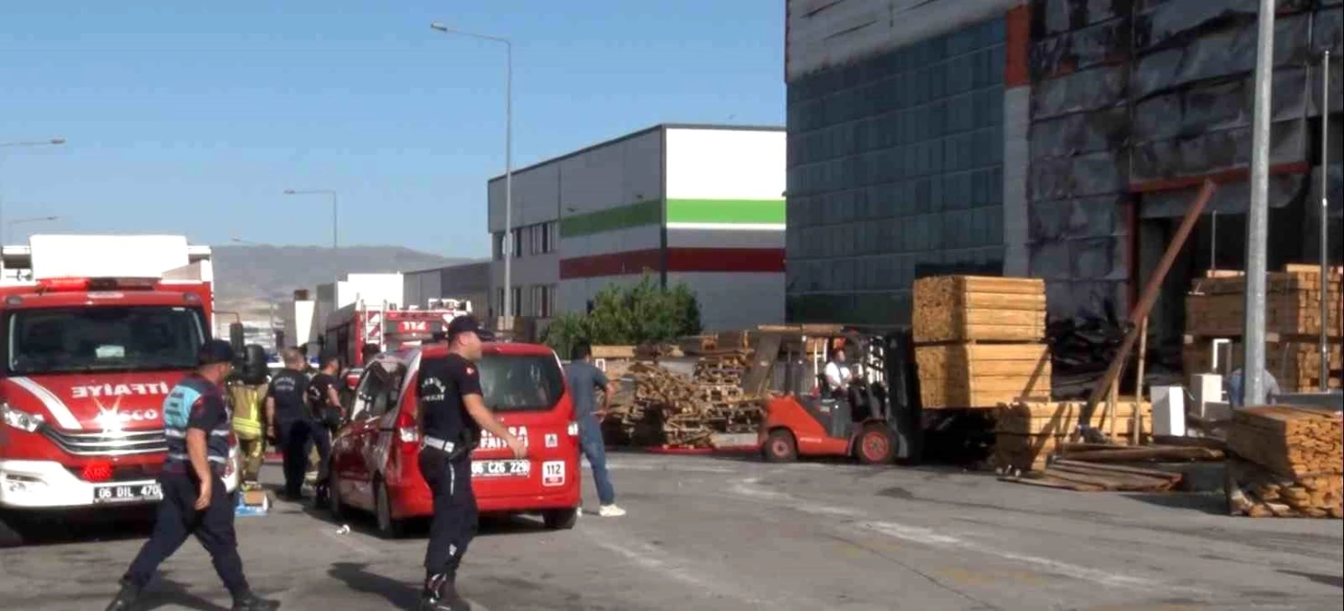 Ankara’da Palet Fabrikasında Yangın Çıktı