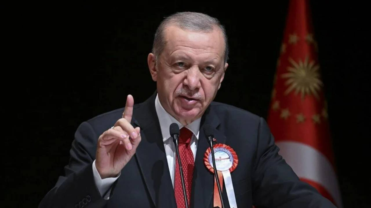 Seçim yenilgisinin ilk faturası kesildi: Erdoğan 7 ismi görevden aldı