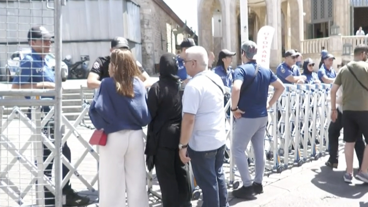 Taksim Meydanı’na ‘Onur Yürüyüşü’ ablukası