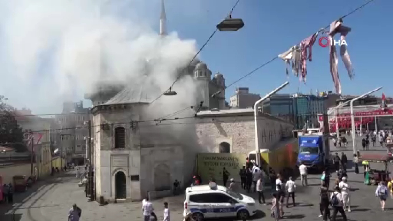 Taksim’de yangın paniği: Boya kutuları patladı