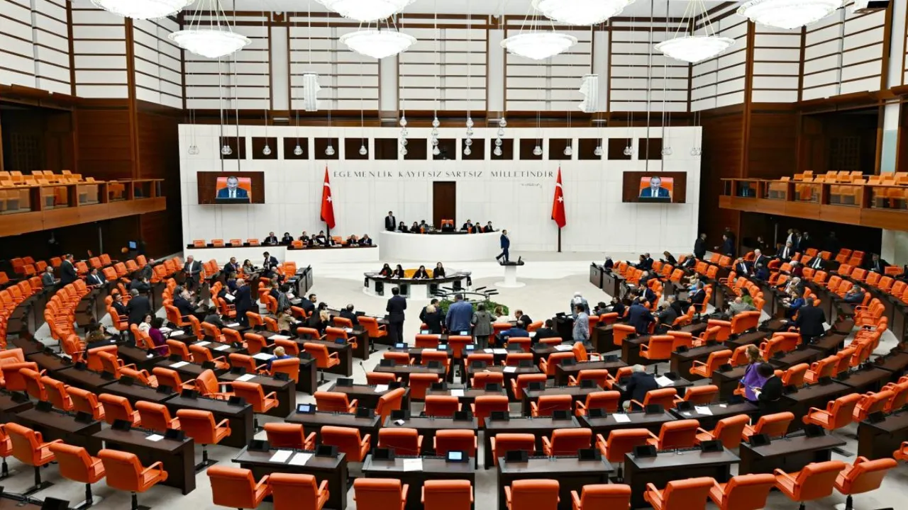 TBMM’de yeni haftada Türk Silahlı Kuvvetleri, öğretmenlik ve yargı yasaları gündemde!