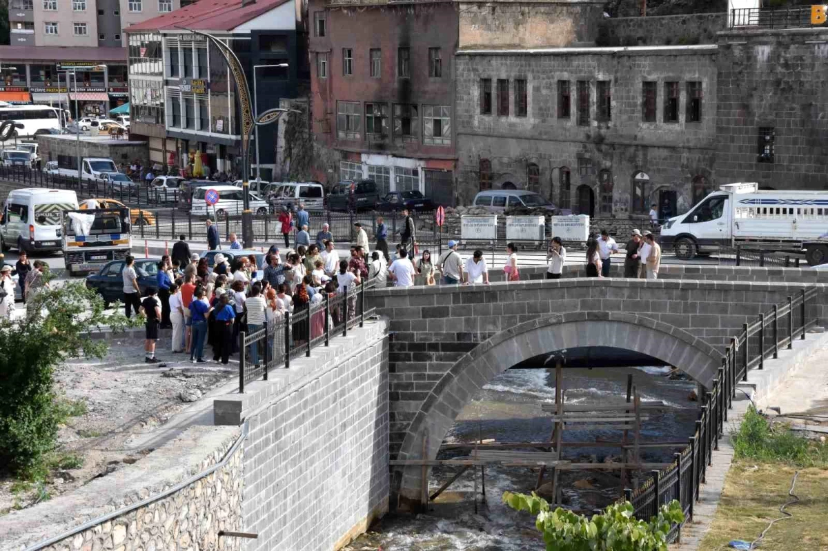 Turistik Tatvan Treni Bitlis’te Tarihi Mekanları Gezen Yolcuları Ankara’ya Uğurladı