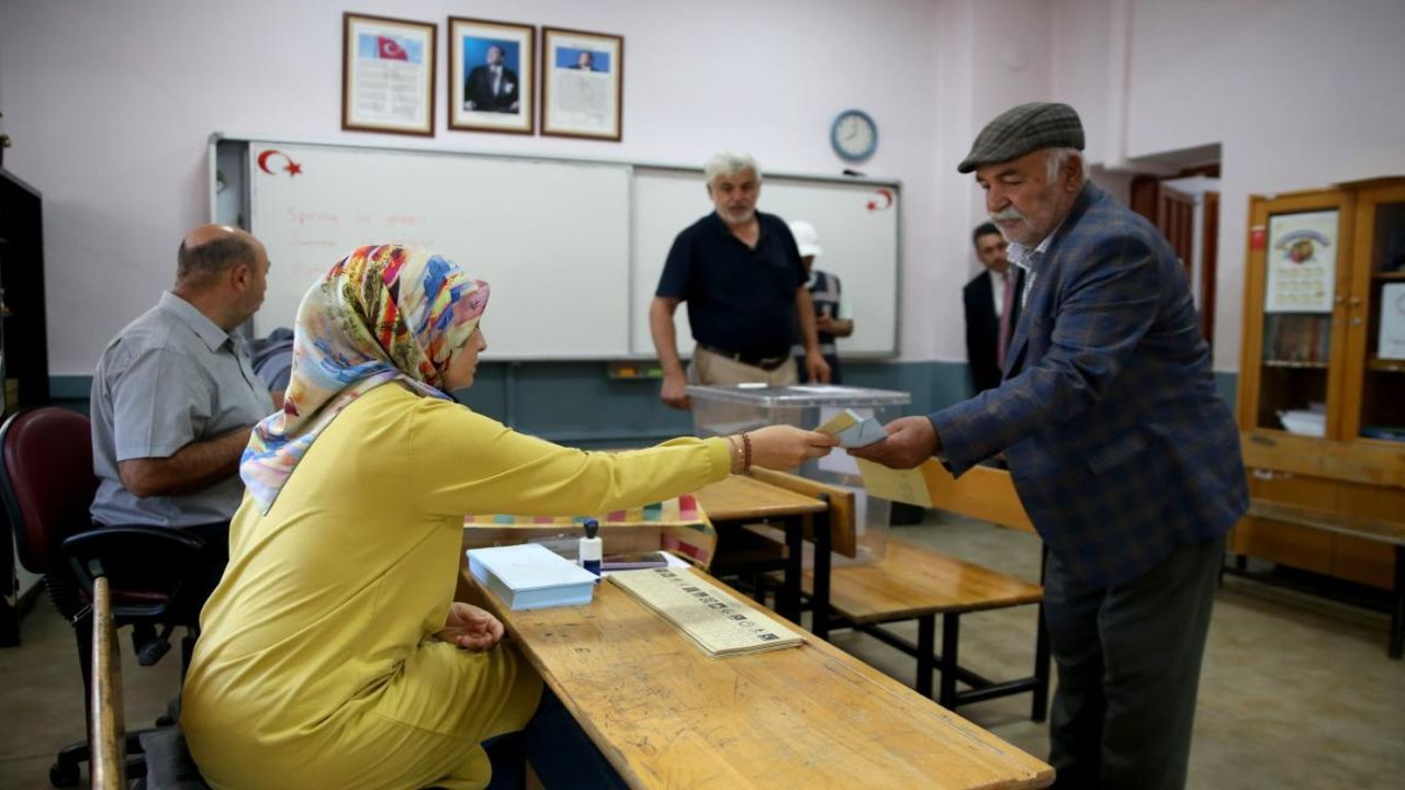 YSK’nın kararıyla 3 ilçe ve 4 beldede seçimler yenileniyor! Oy kullanımı başladı